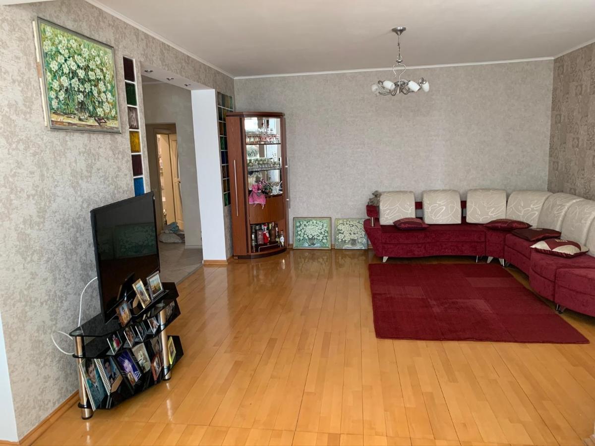Bright Room Near International Exhibition Centre Kiev Esterno foto